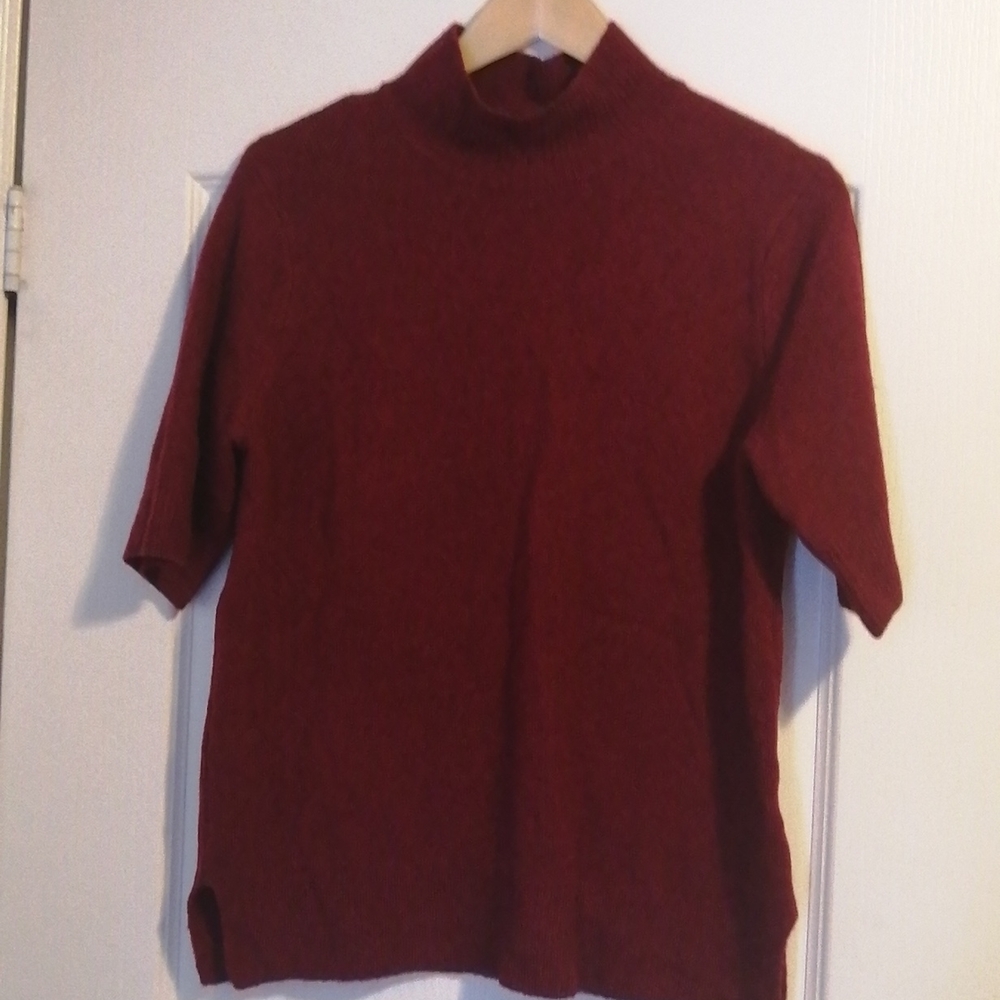 Adrienne Vittadini wine color mid sleeve sweater